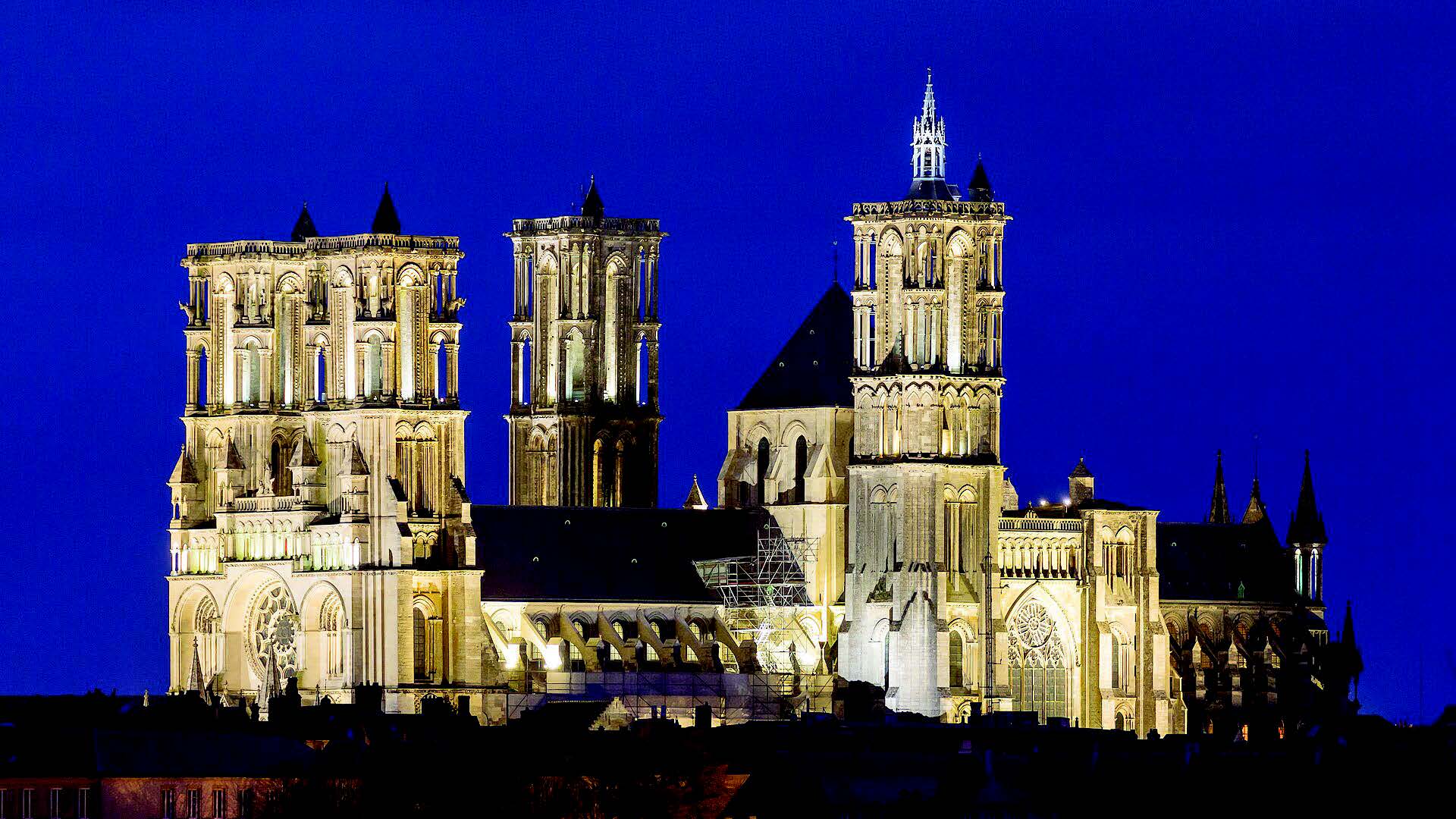 De la cathédrale Notre-Dame de Laon au village de Prémontré